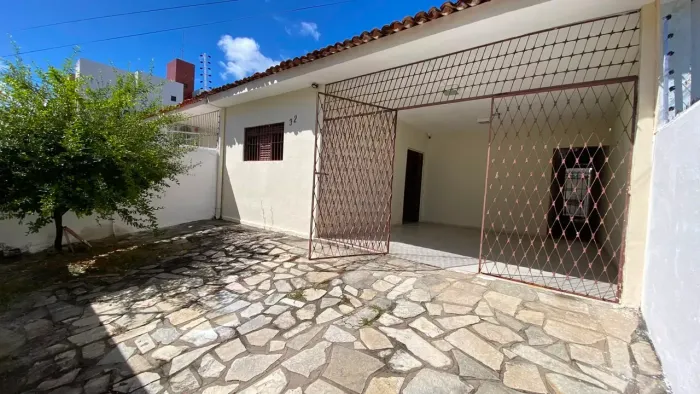 Imóvel para aluguel com 100 metros quadrados com 3 quartos