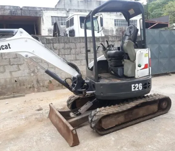 Mini Escavadeira bobcat e26 ano 2014