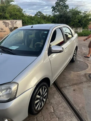 Toyota Etios Platinum Sed. 1.5 Flex 16V 4P Mec. 2015
