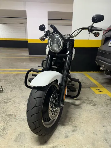 Harley Davidson Fat boy 2016 - Branca Perolizada