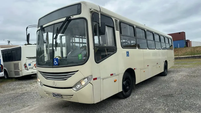 Ônibus urbano Mercedes 