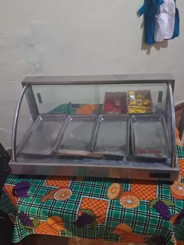 Balcão refrigerado e estufa
