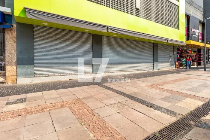 Prédio comercial no centro de Campinas com 4.540m² próximo à Rua 13 de Maio