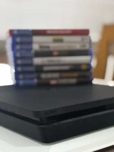 PS4 Slim 1TB + 8 Jogos Originais em Disco