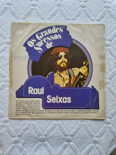 * LP " Os Grandes Sucessos de Raul Seixas " FRETE GRÁTIS OU RETIRADA EM MÃOS (CURITIBA)