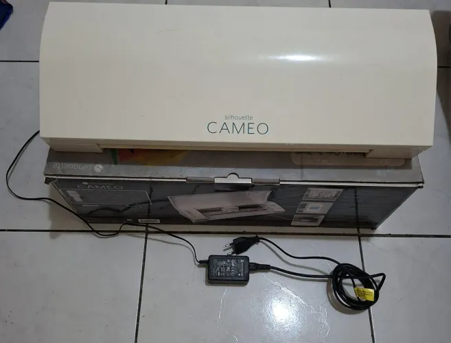 Silhouette cameo