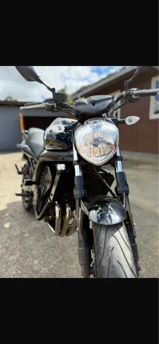 Fz6 sem detalhes moto