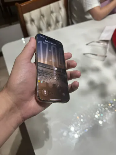 iPhone 16 Pro 128GB eSIM + Carregador