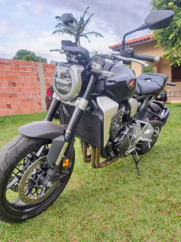 Cb1000r 2021 moto sem detalhes 