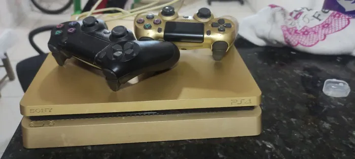 Playstation 4 Slim Gold + Jogos 