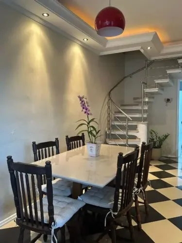 Imóvel para venda possui 150 metros quadrados com 3 quartos Jardim Uirá | São José dos Ca