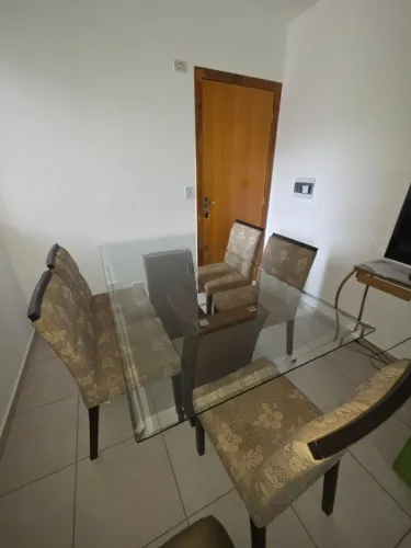  Mesa de jantar para 6 lugares 