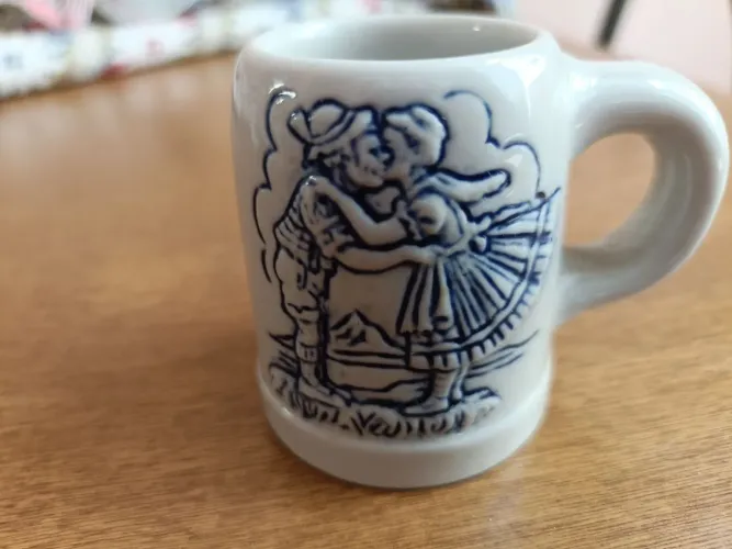 Mini Canecas de porcelana 
