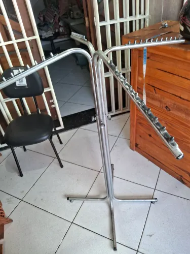 Vendo Arara em aço cromado<br>Valor $23,00<br>What