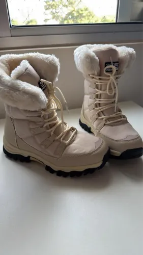 VENDO BOTA TÉRMICA E IMPERMEÁVEL 