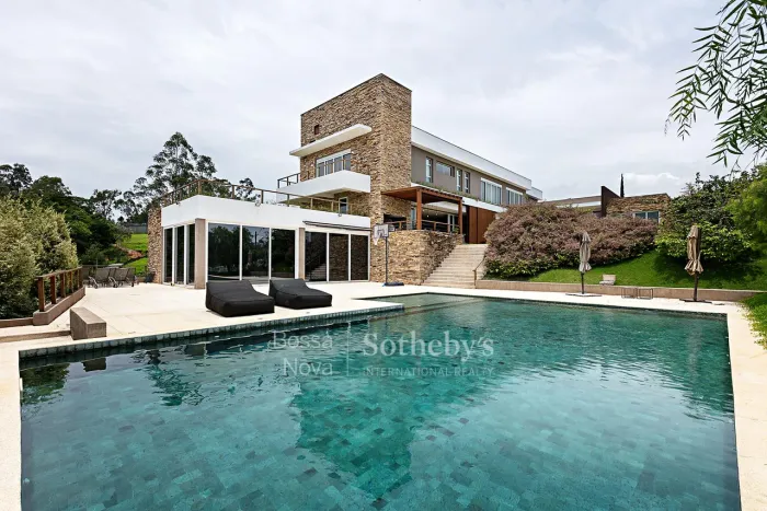 Casa de condomínio com lazer completo