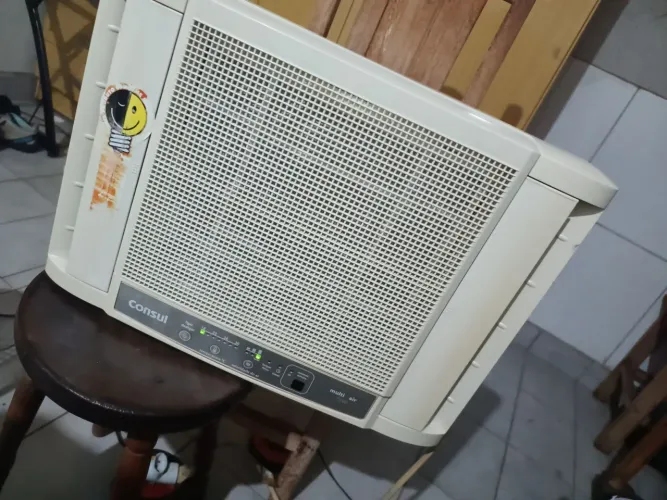 Ar condicionado excelente pra quem tem pouco espaço