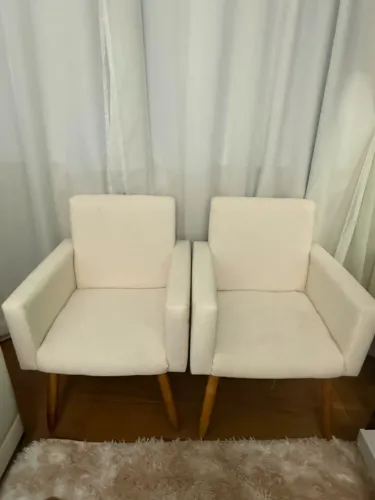 Kit 2 Poltronas Decorativas em Linho palha Balaqui Decor - No Leblon