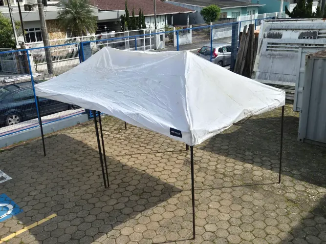 Vendo Tenda, Suporte para Baners e Bikes.