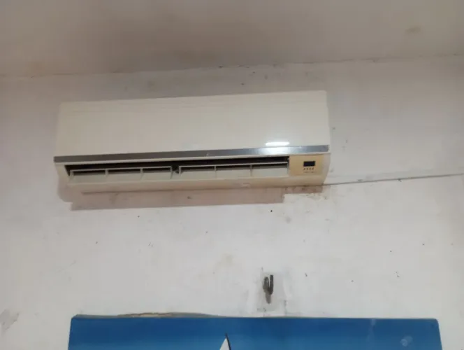 Ar condicionado Philco com defeito na serpentina da condensadora . 