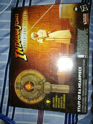 Medalhão eletrônico indiana Jones Hasbro