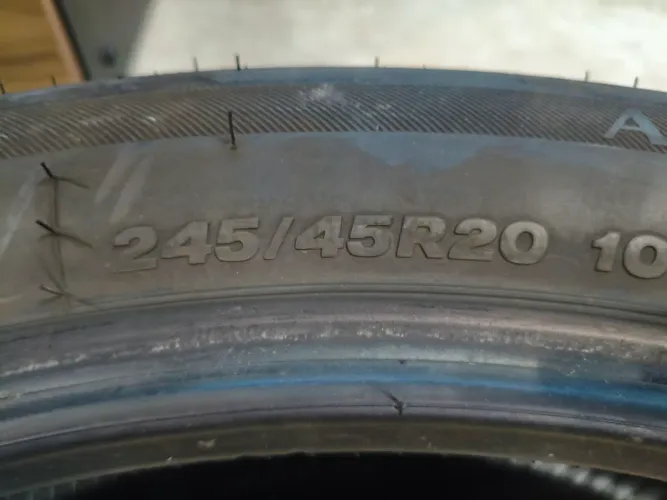 Pneu Bridgestone 245/45 R20 RunFlat Extremamente novo
