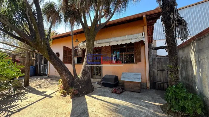 Casa 2 quartos, sendo 1 suíte no Centro, Igarapé/MG