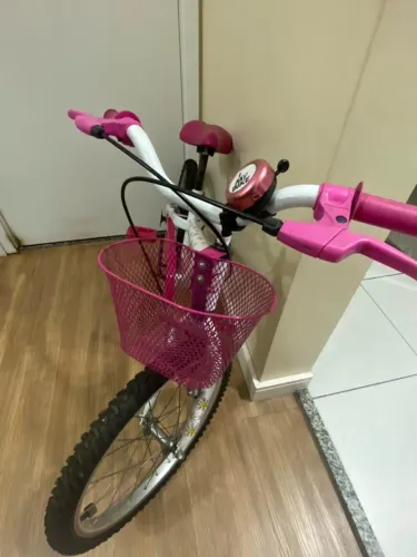 Bicicleta caloi ceci branca e rosa