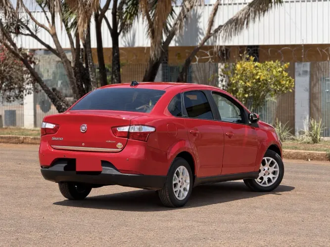 Fiat Grand Siena Attrac. 1.4 EVO F.flex 8V 2013