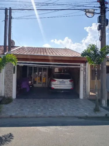 Linda Casa com Piscina a venda em Jacareí bairro cidade Salvador, aceita parcelamento ?
