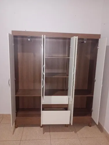 Vende-se guarda roupa casal