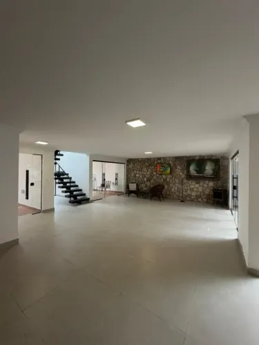 Casa 4 Suítes com 300M² em Ponta de Campina