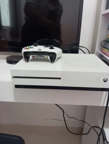 Vendo Xbox one S de1TB