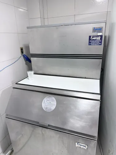 MÁQUINA DE GELO 150kG