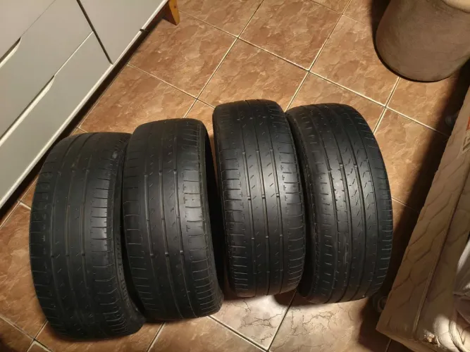 Vende-se 4 pneus aro 15