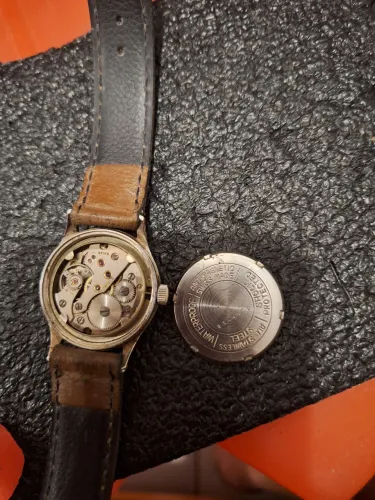Relógio Technos Swiss à corda vintage funcionando