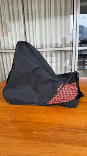 Bolsa de transporte de patins Oxelo black orange (preto e laranja)