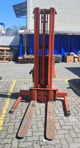 Empilhadeira Elétrica Hidráulica Modelo ELEM 320