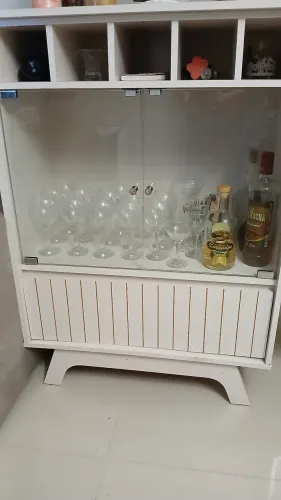 Barzinho/cristaleira