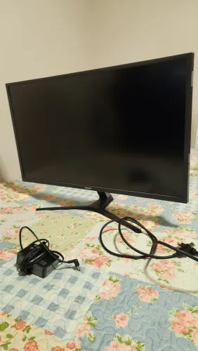 Monitor Samsung 32, UHD 4K UJ59