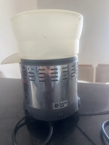 Espremedor de laranja e limão