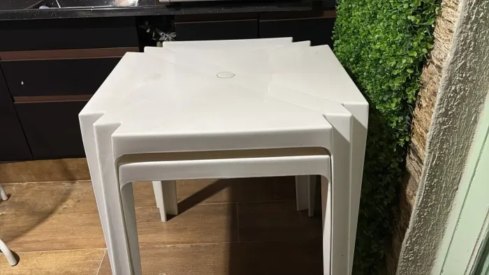 2 Mesa branca quadrada plástico 68x68cm