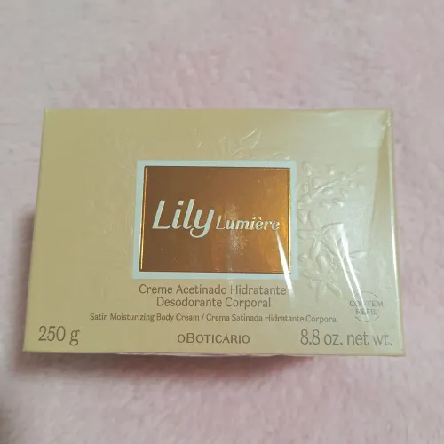 Lily Lumiere Creme Acetinado Hidratante Desodorante Corporal 