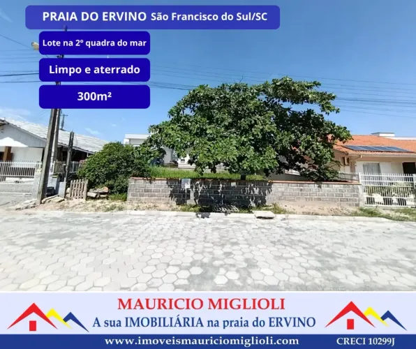 Lote limpo e aterrado na Praia do Ervino
