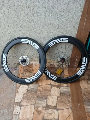 Roda perfil 60 pneu 700x28 ultra Sport com disco 60mm