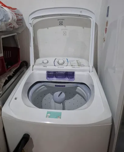 Máquina de lavar Electrolux 16 kg