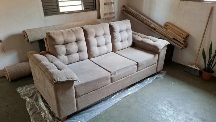 Sofá 3 Lugares Suede Bege Super Conservado - Para Desapegar Hoje!