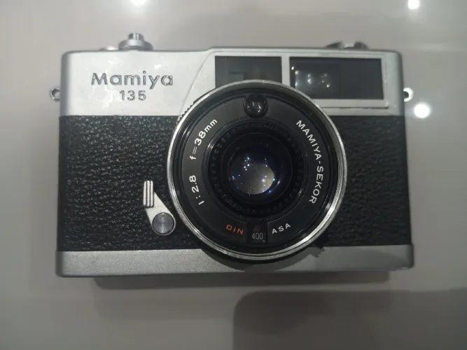 Câmera MAMIYA 35mm lente Sekor 1:2.8 F=38mm
