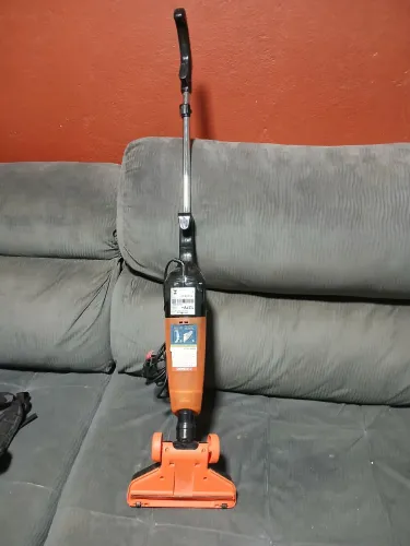 Vendo aspirador vertical Britânia 1010 pas 127 volts