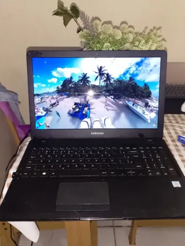 Notebook Samsung NP300E5L I3 8GB DDR4 SSD 128 com garantia funcionando perfeitamente